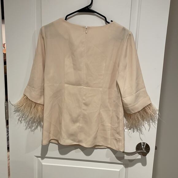 Ann Taylor cream 3/4 feather sleeve blouse size 2 - Picture 6 of 7